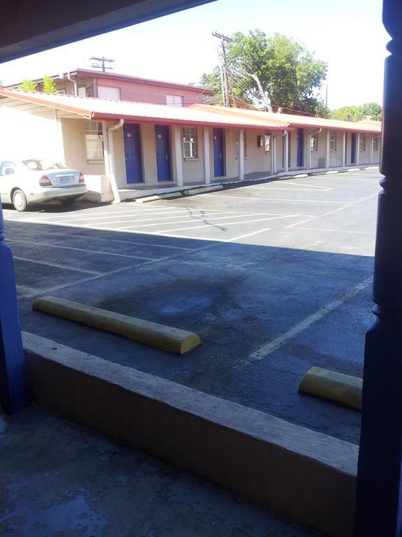 Deluxe Inn Austin Ngoại thất bức ảnh